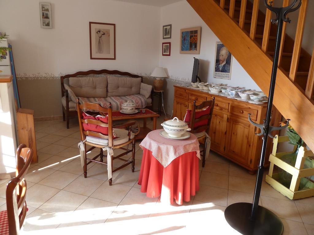 Apartamento Les Tournesols Saint-Andiol Habitación foto